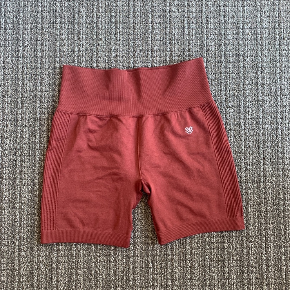Burgandy forever 21 biker shorts